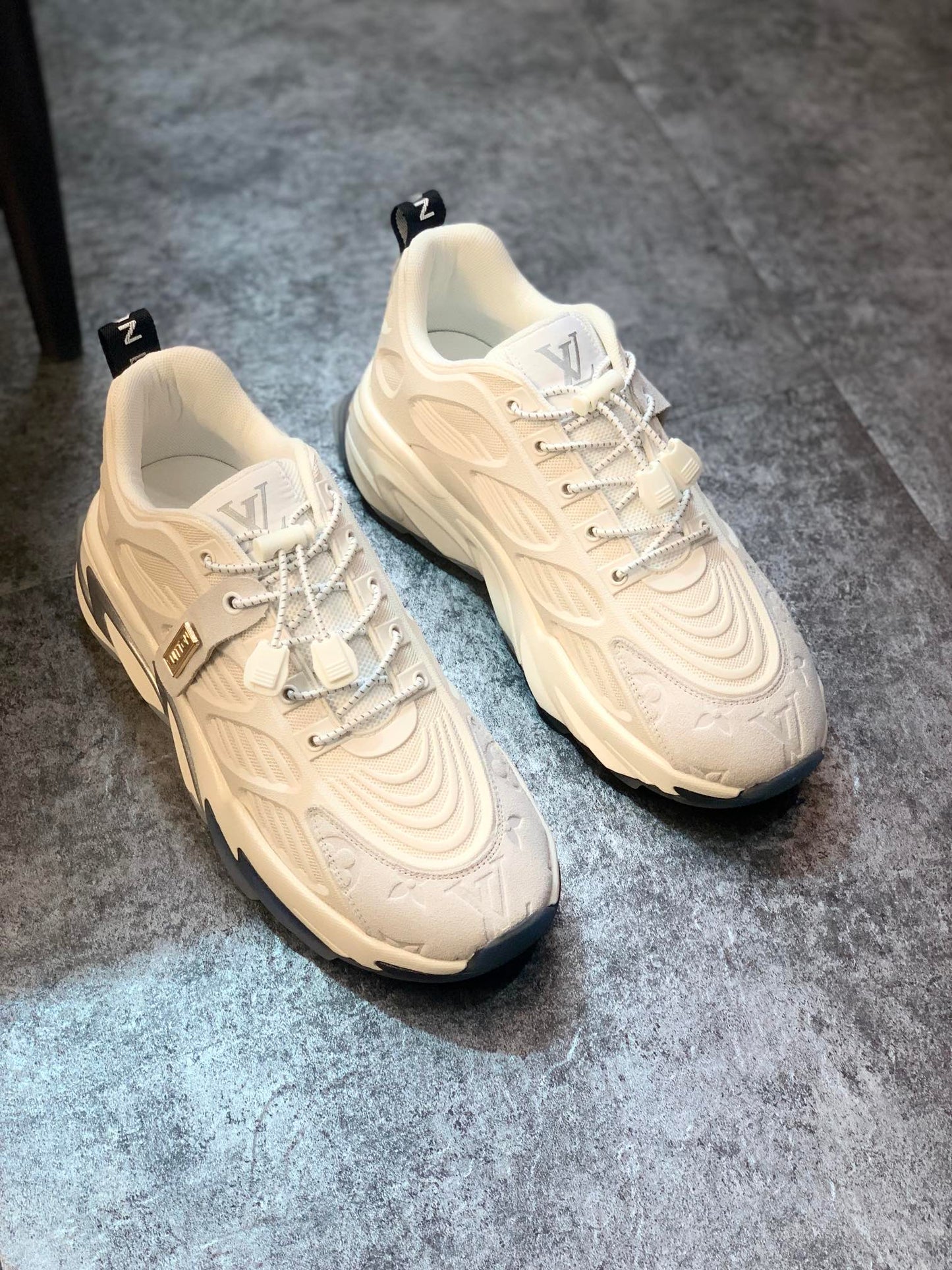 White casual fashion men's and women's thick-soled sneakers