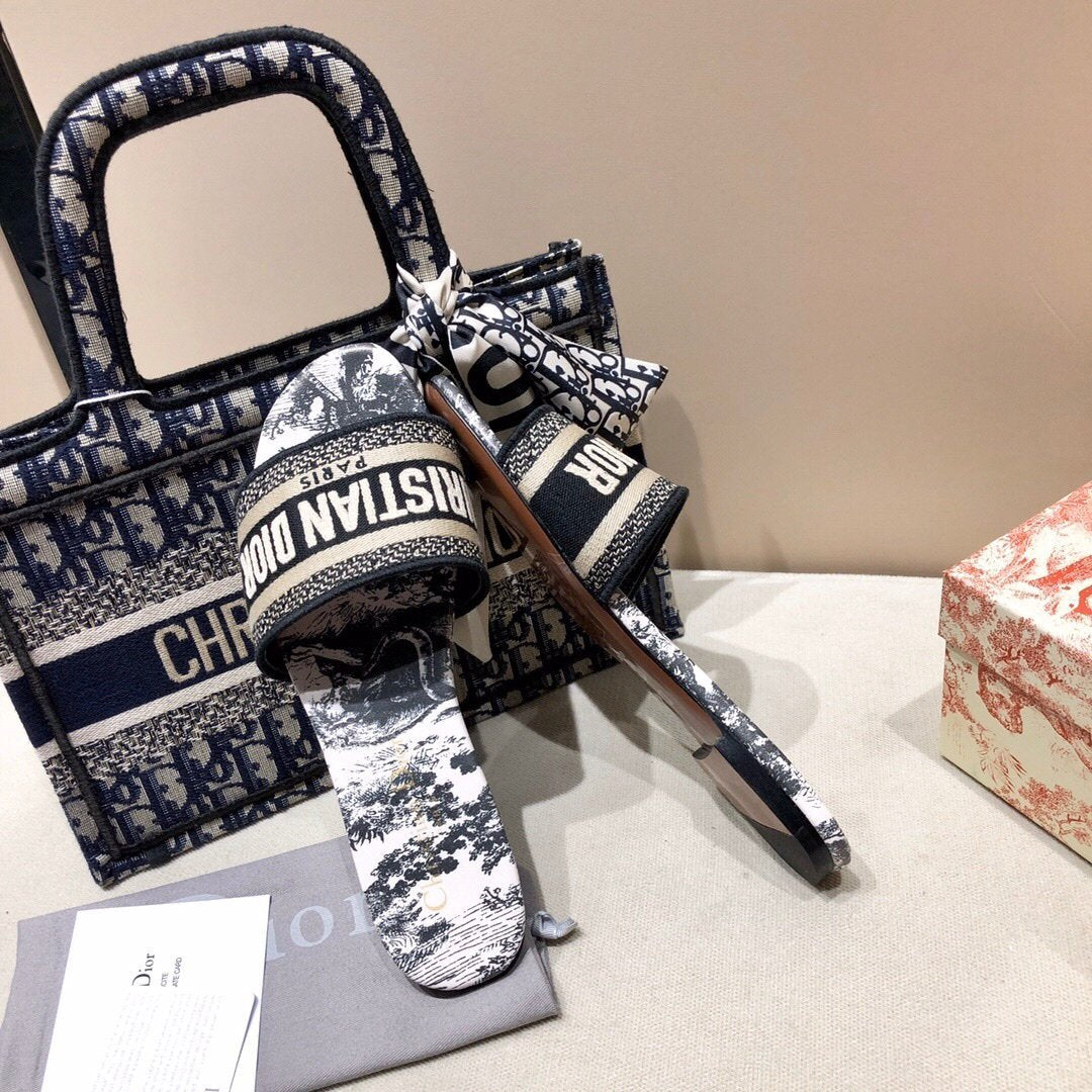 Jacquard Embroidered Slippers