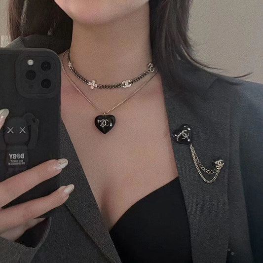 Simple and versatile love shaped pendant PD10051123