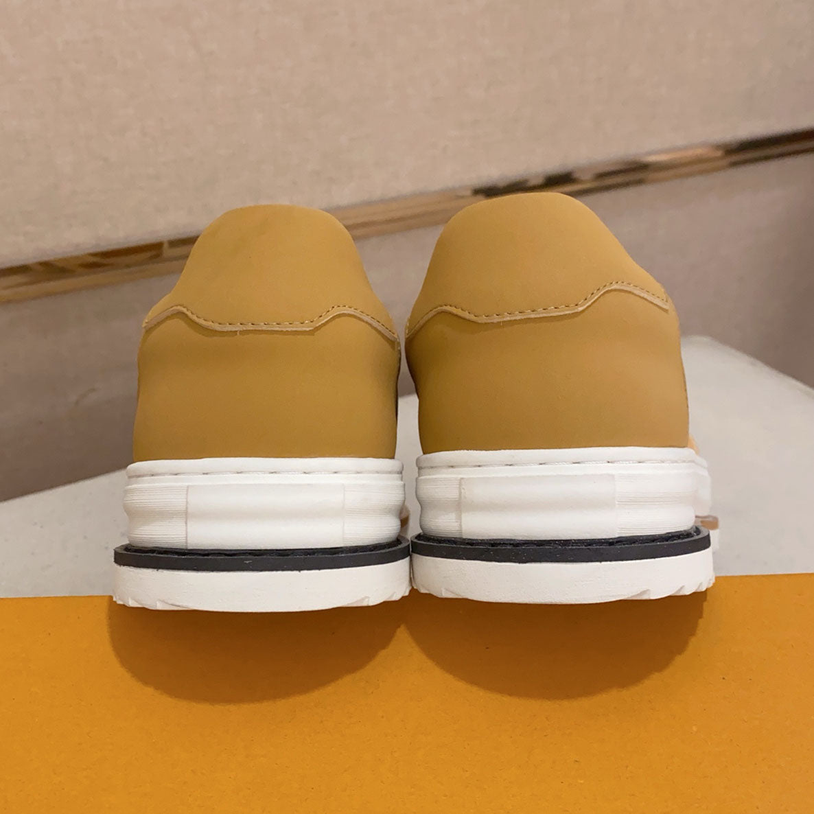 LV Sneaker 1825030301