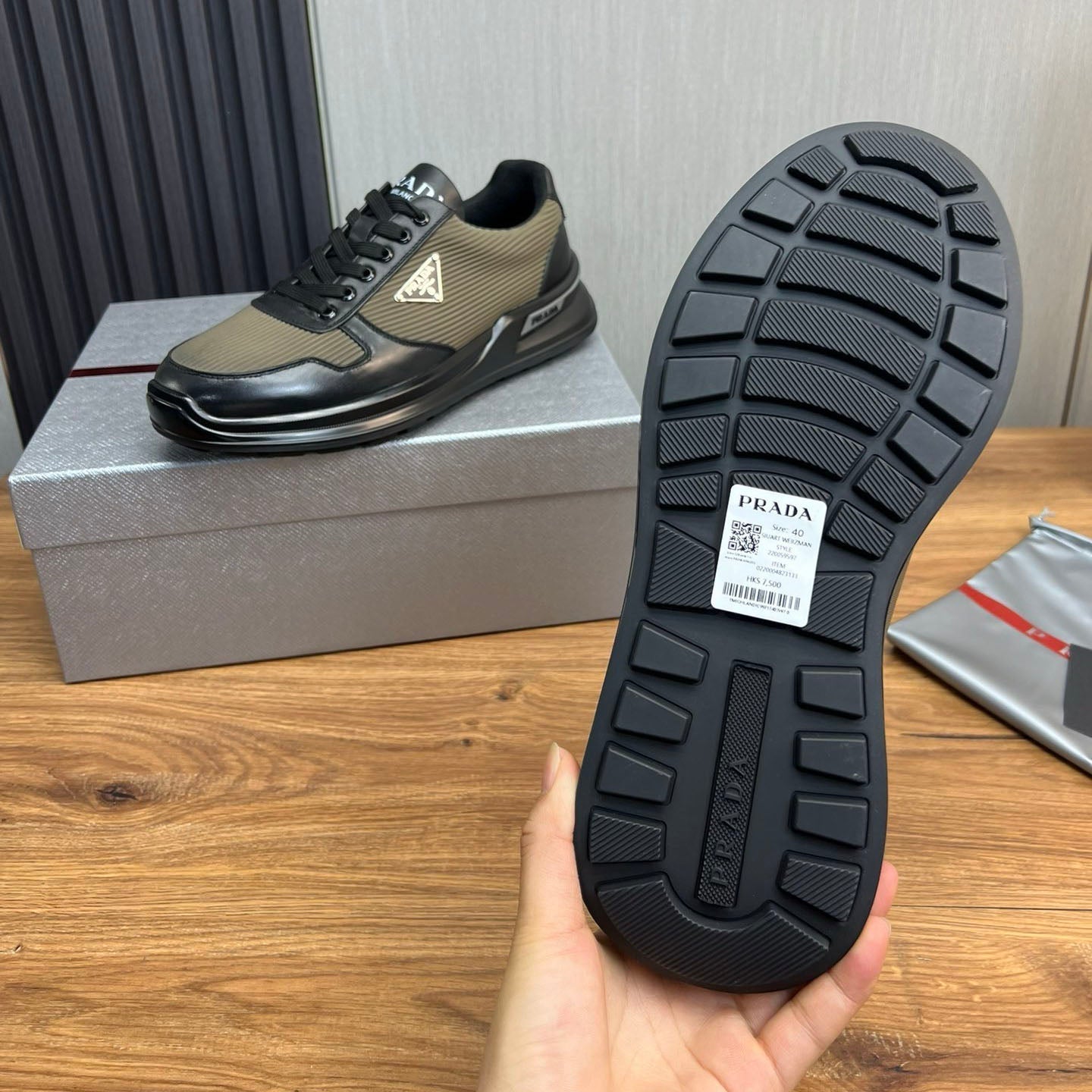 PR triangle logo sneakers 1824081206