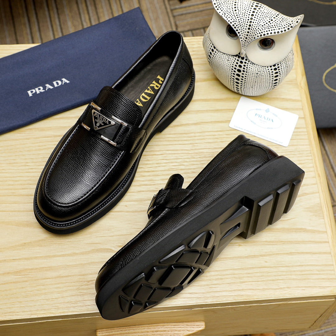 PR Triangle logo loafers 1824091314