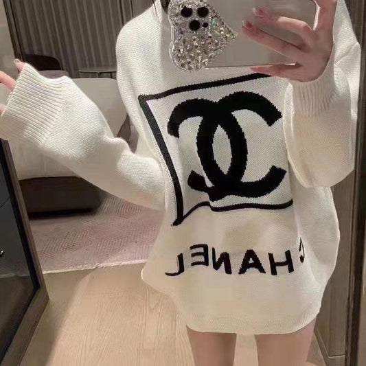 Black And White Contrast Color Letters Jacquard Temperament Loose Long Sweater 10240301YF11