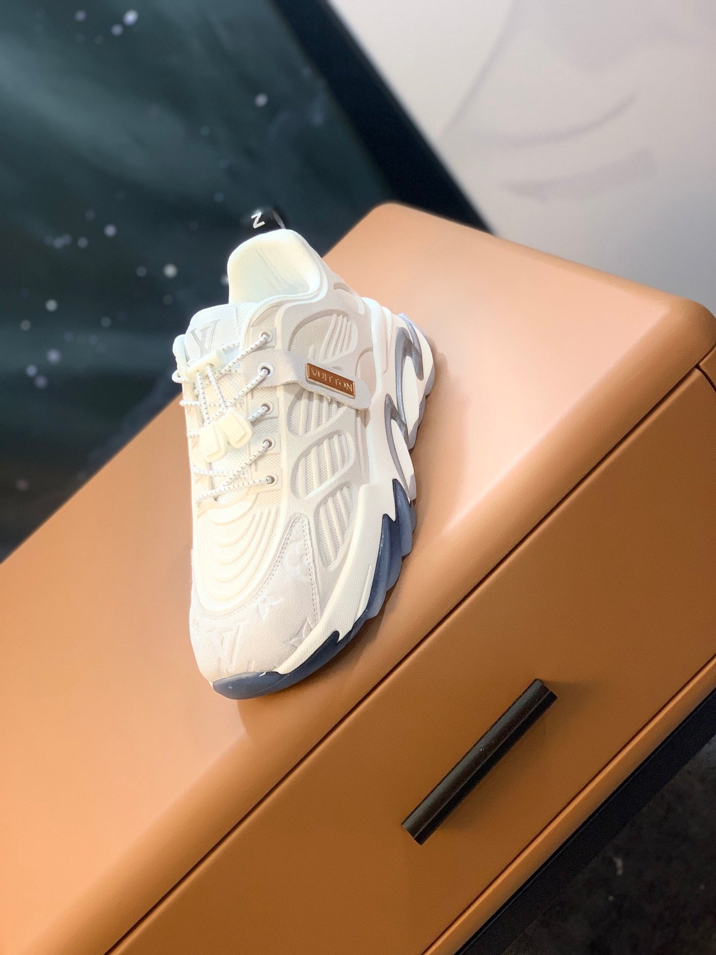 White casual fashion men's and women's thick-soled sneakers