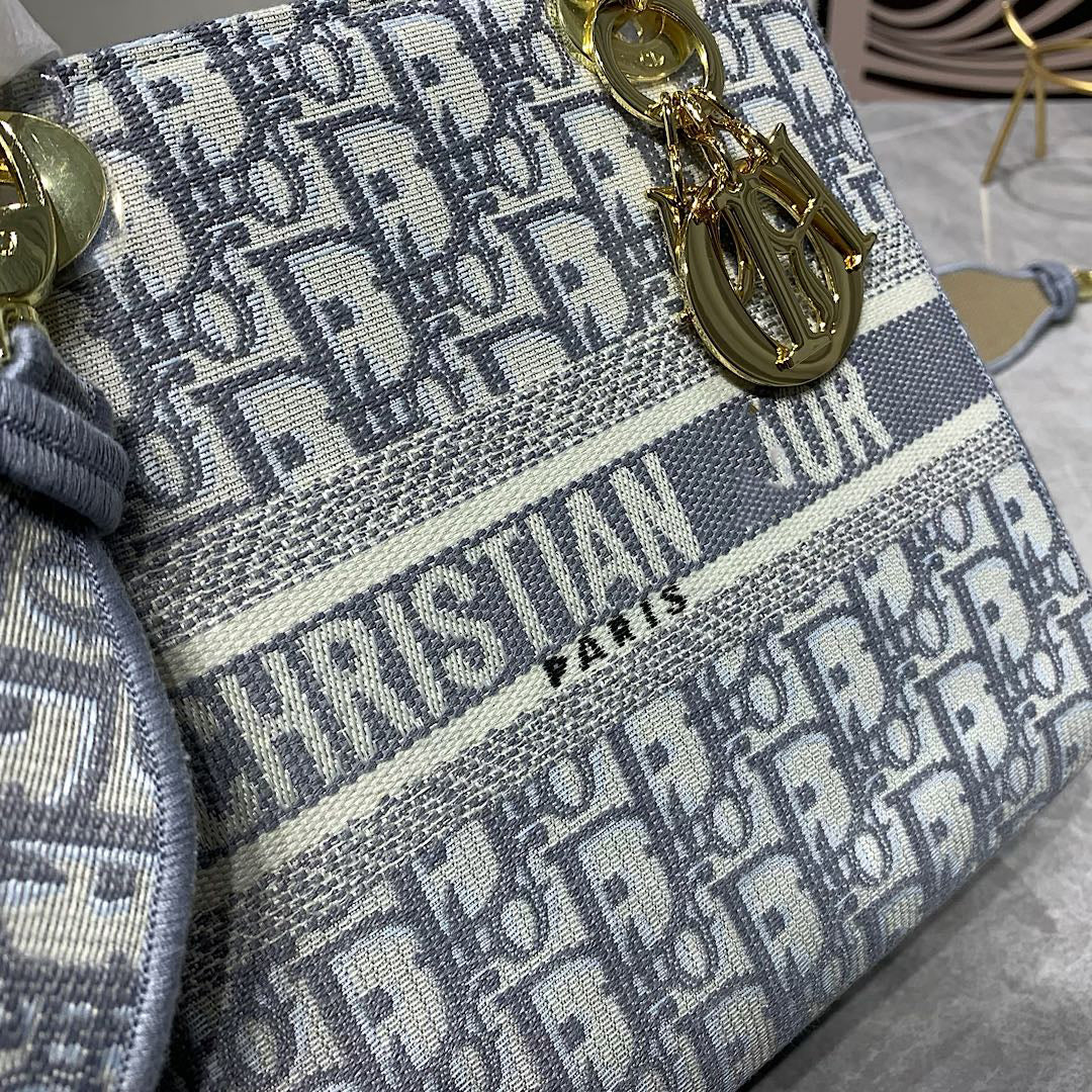 Alphabet Diana Bag XC16053101