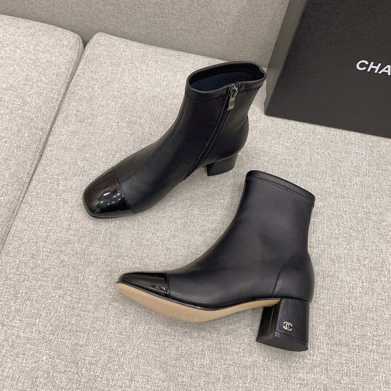 Classic chunky heel ankle boots XC1823090202
