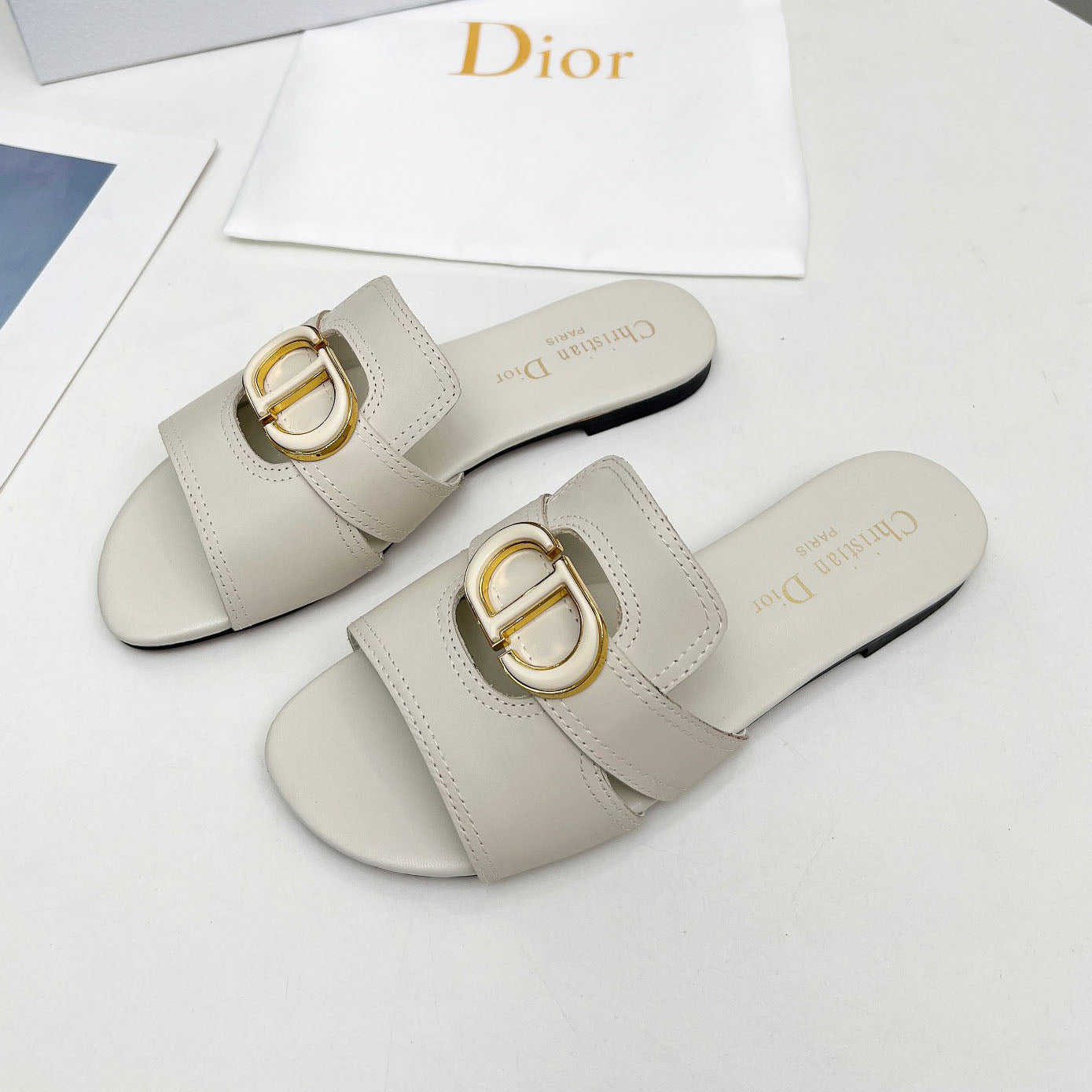 CD Slippers 1825052802