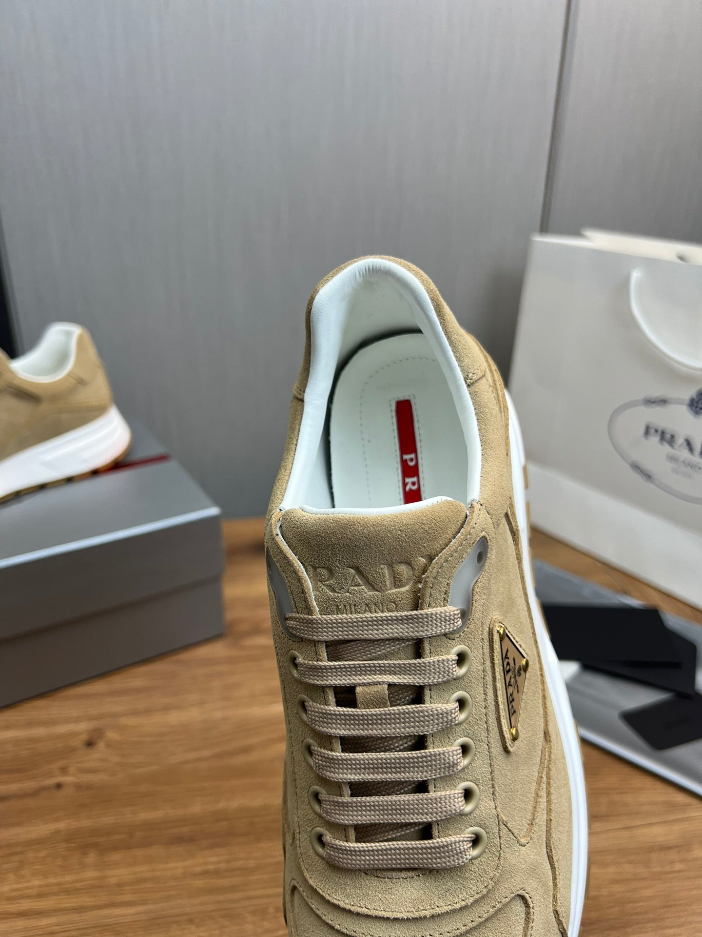 PR  sneakers 1824102503