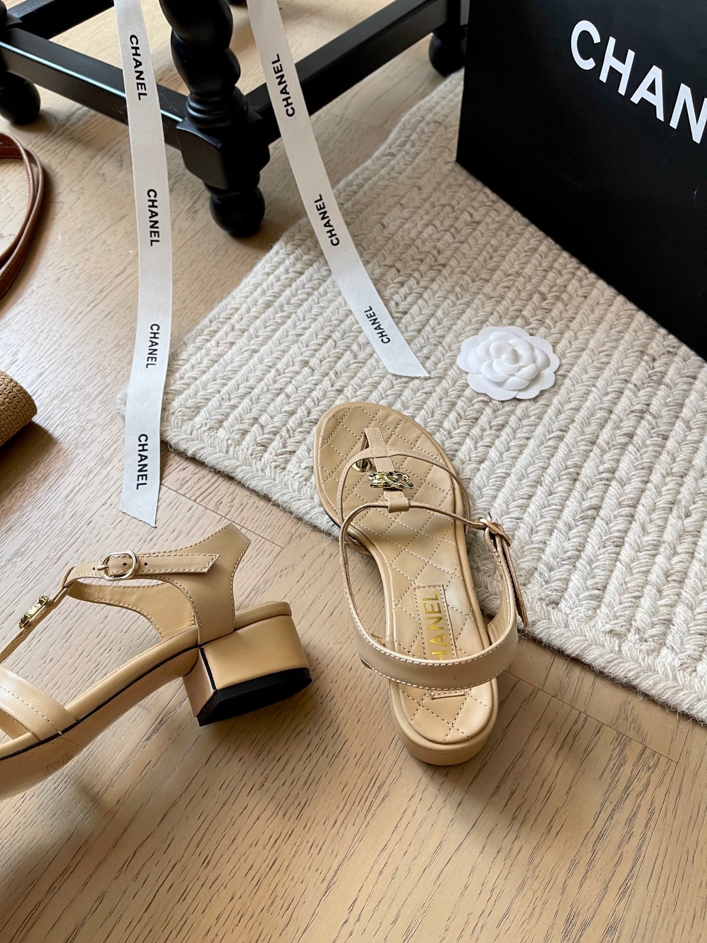 CLN Leather chunky heel sandals 1825051202