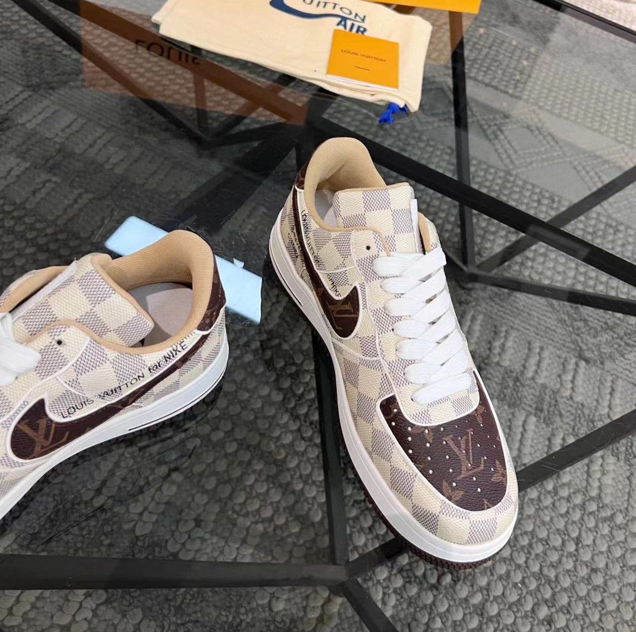 Fashion Casual Brown V& Jointly Signed Sneakers V02