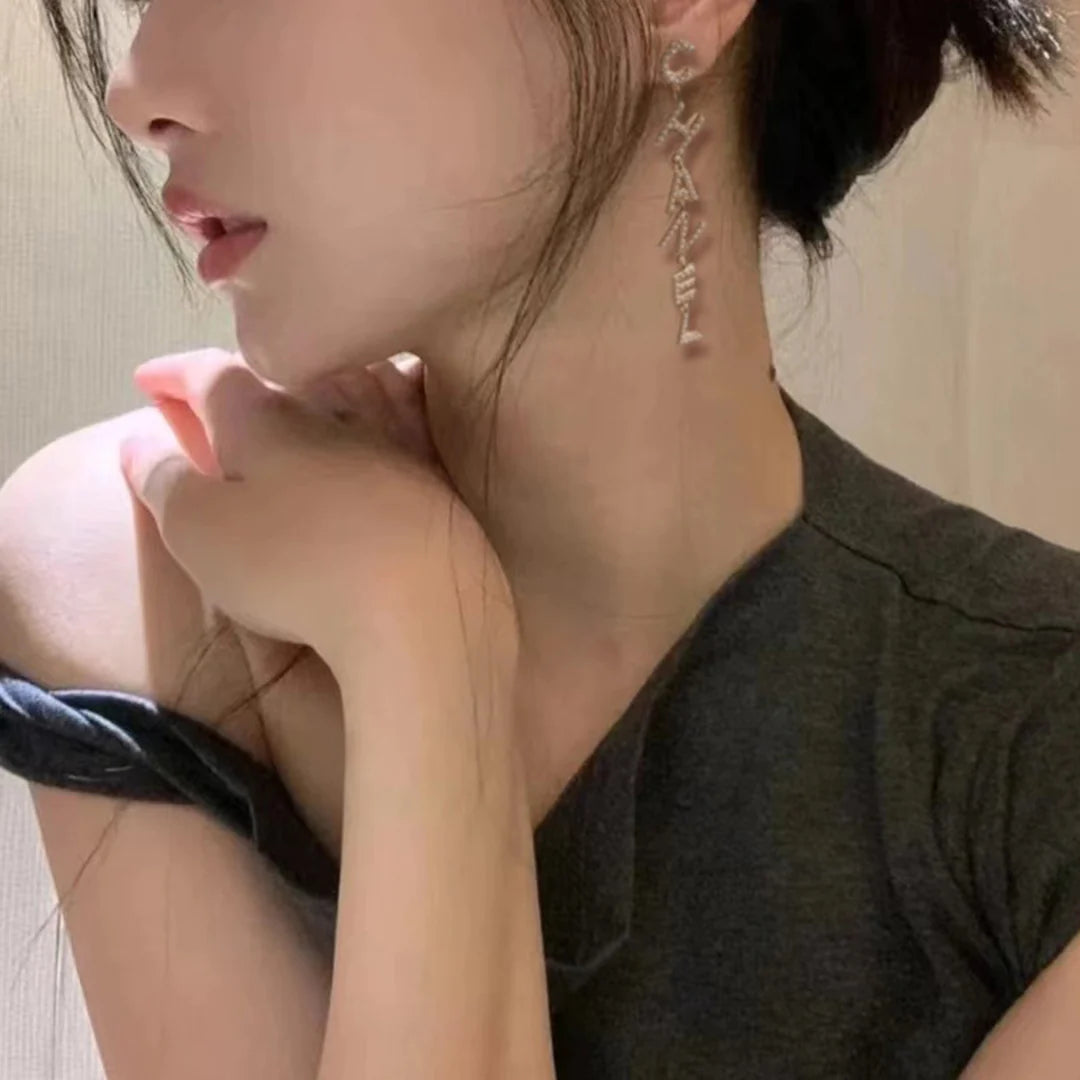 New tassel letter pearl earrings 1024032503