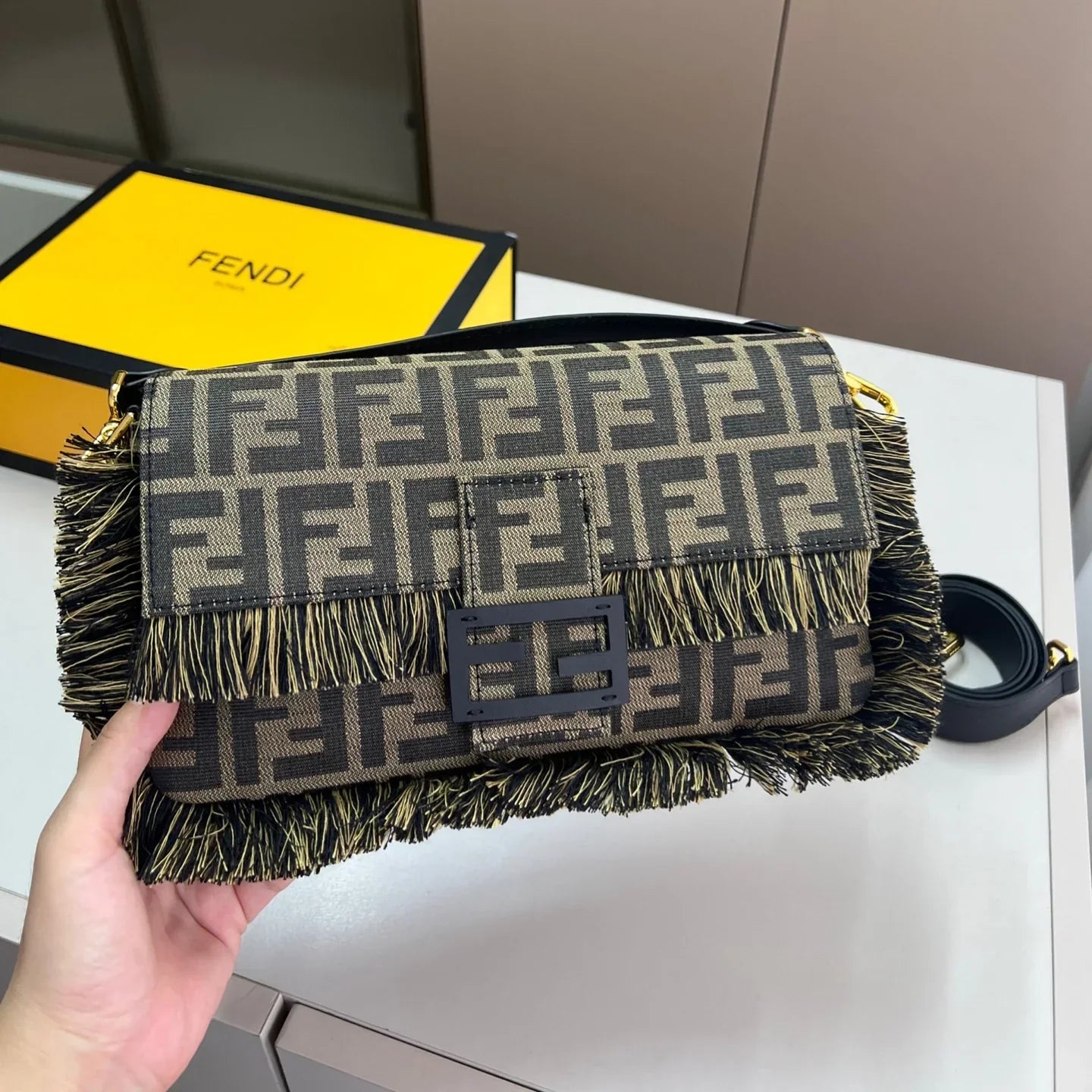 FD Tassel Baguette 1025070407