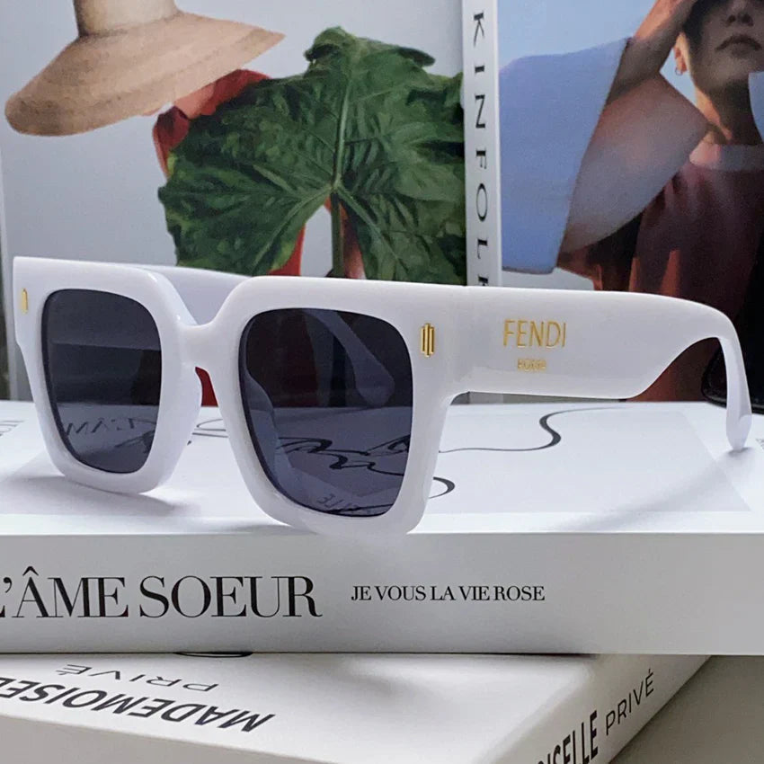 Fashion and elegant sunglasses 1024072410