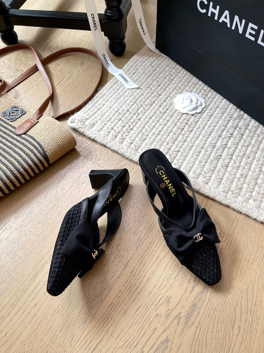 CNL Bow and pearl buckle sandal 1825042901