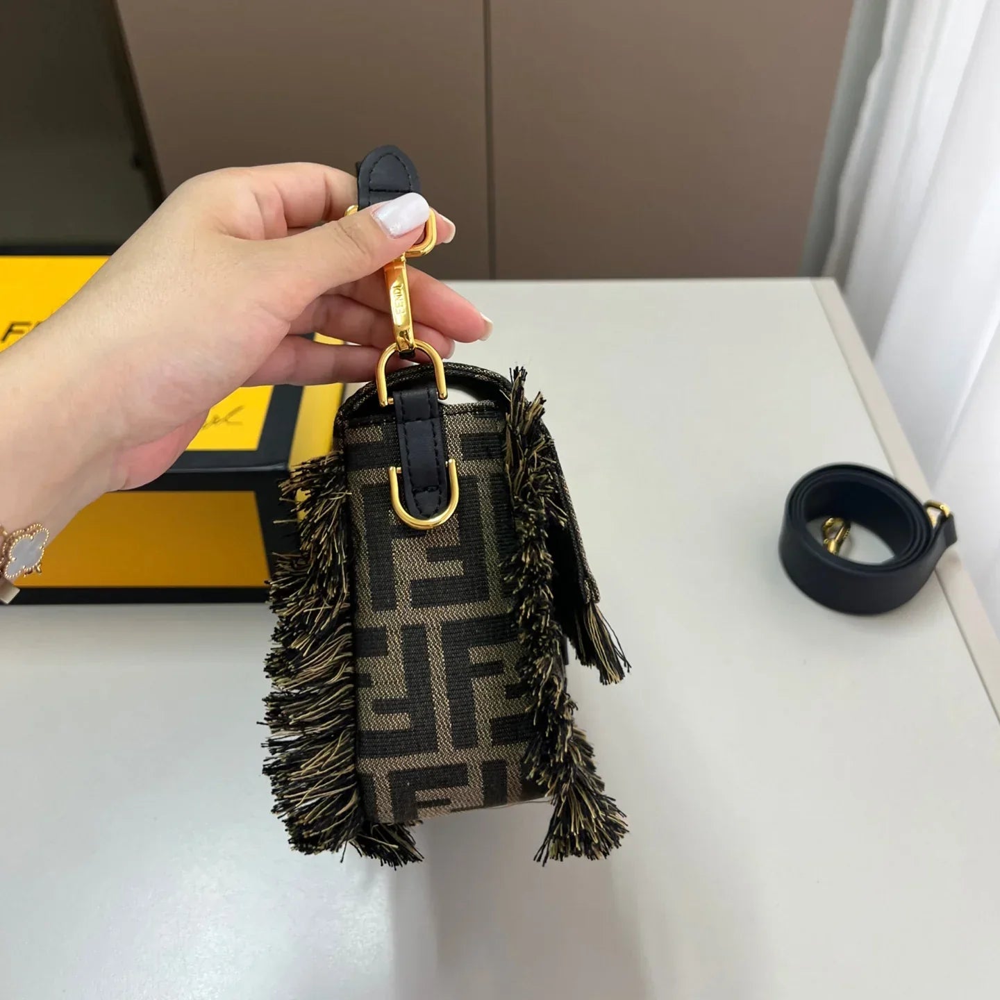 FD Tassel Baguette 1025070407