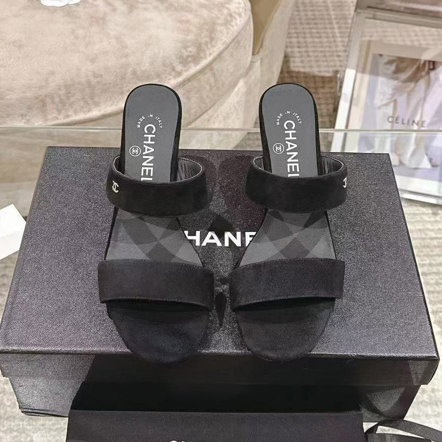 CNL Mary Jane exquisite pearl hot diamond combination high heels 1824061802