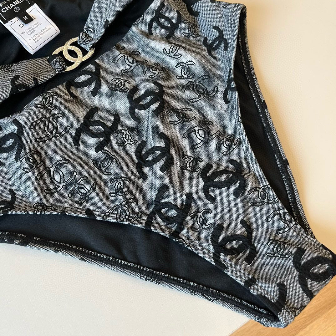 New fashionable one-piece swimming costume 1025042117