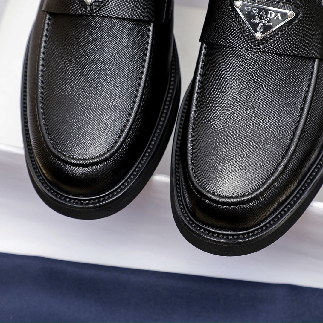 PR Triangle logo loafers 1824091310