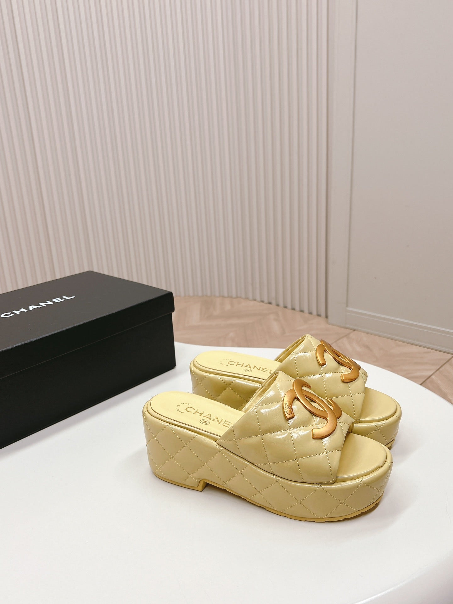 Chane1 top fashion thick-soled rhombus slippers 0724030812