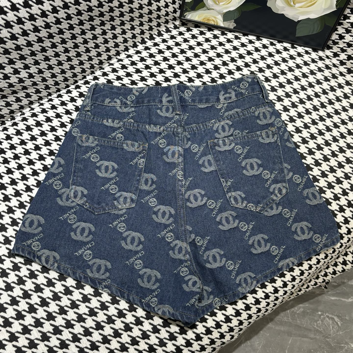 CH Denim shorts 1825031402