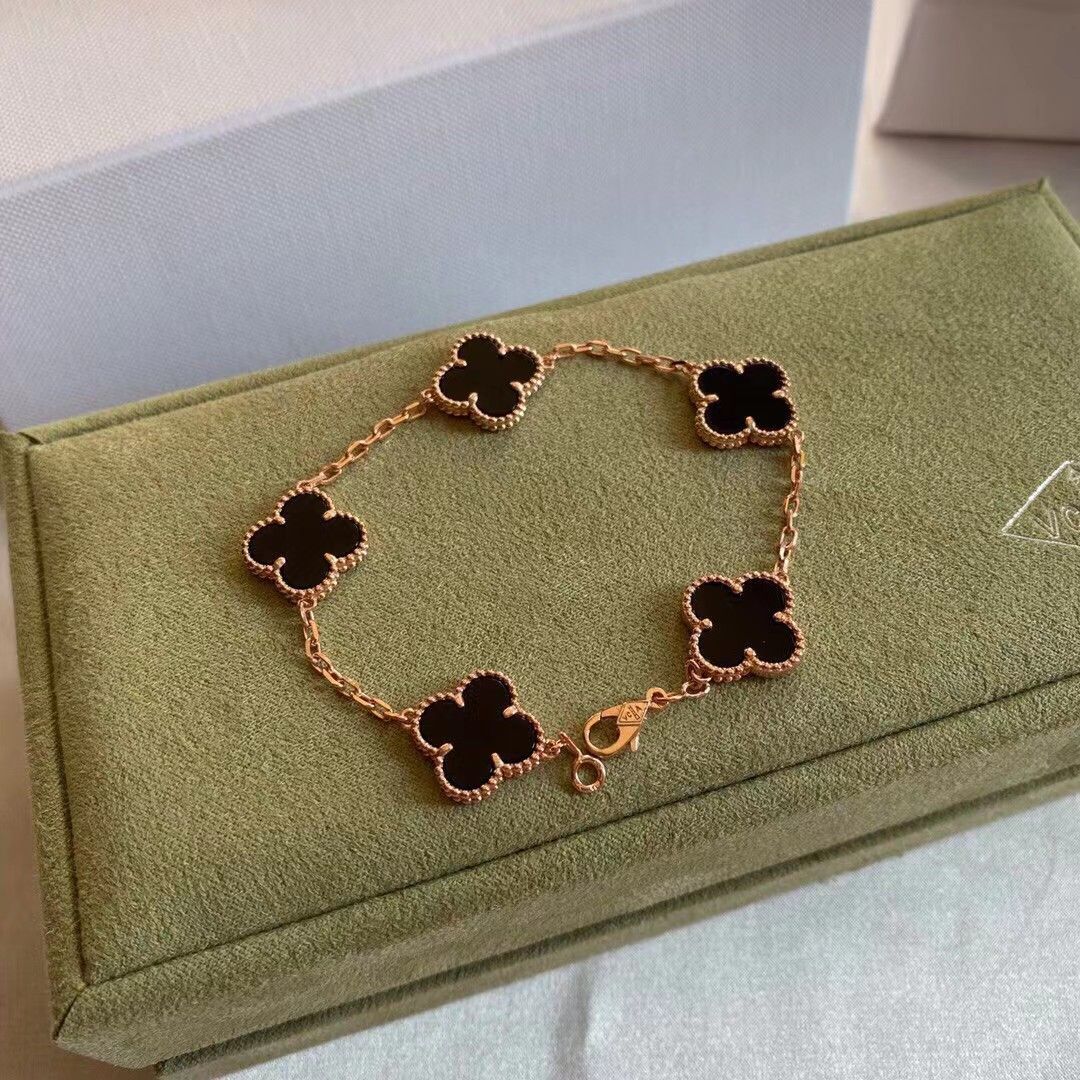 Versatile And Sophisticated Couple Bracelet 1024022615