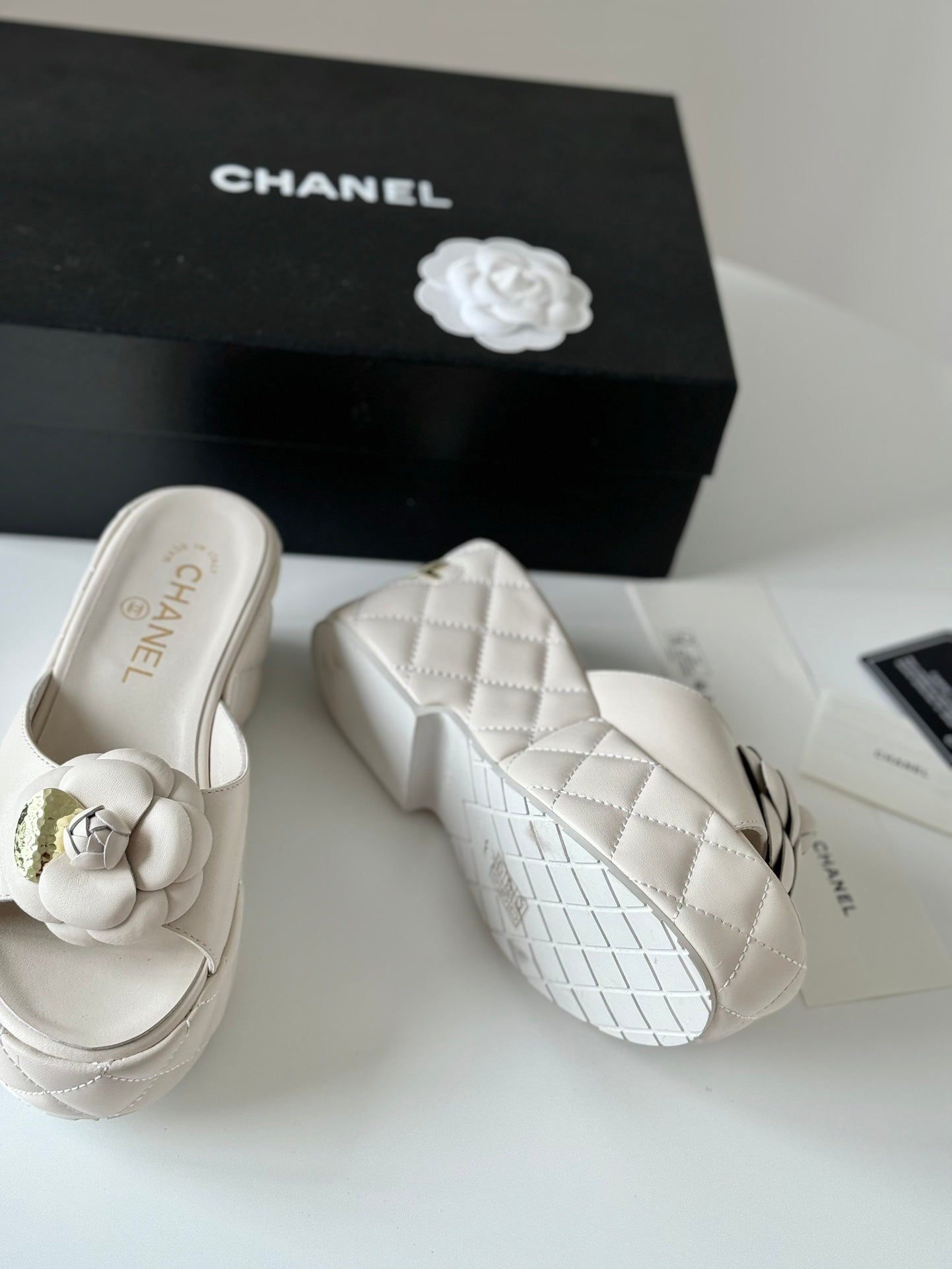 CNL 24SS camellia platform slippers 0724042709