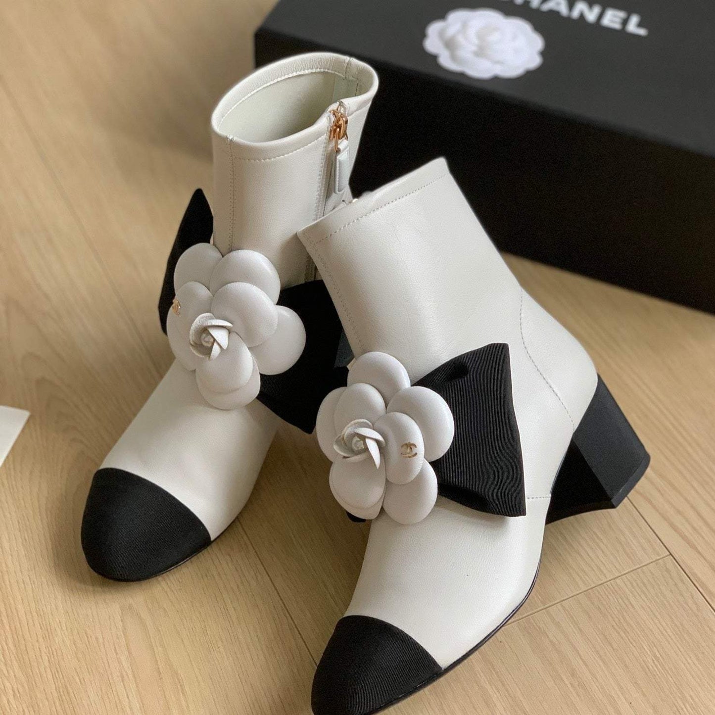 Fashion autumn and winter camellia women's boots 1023120117