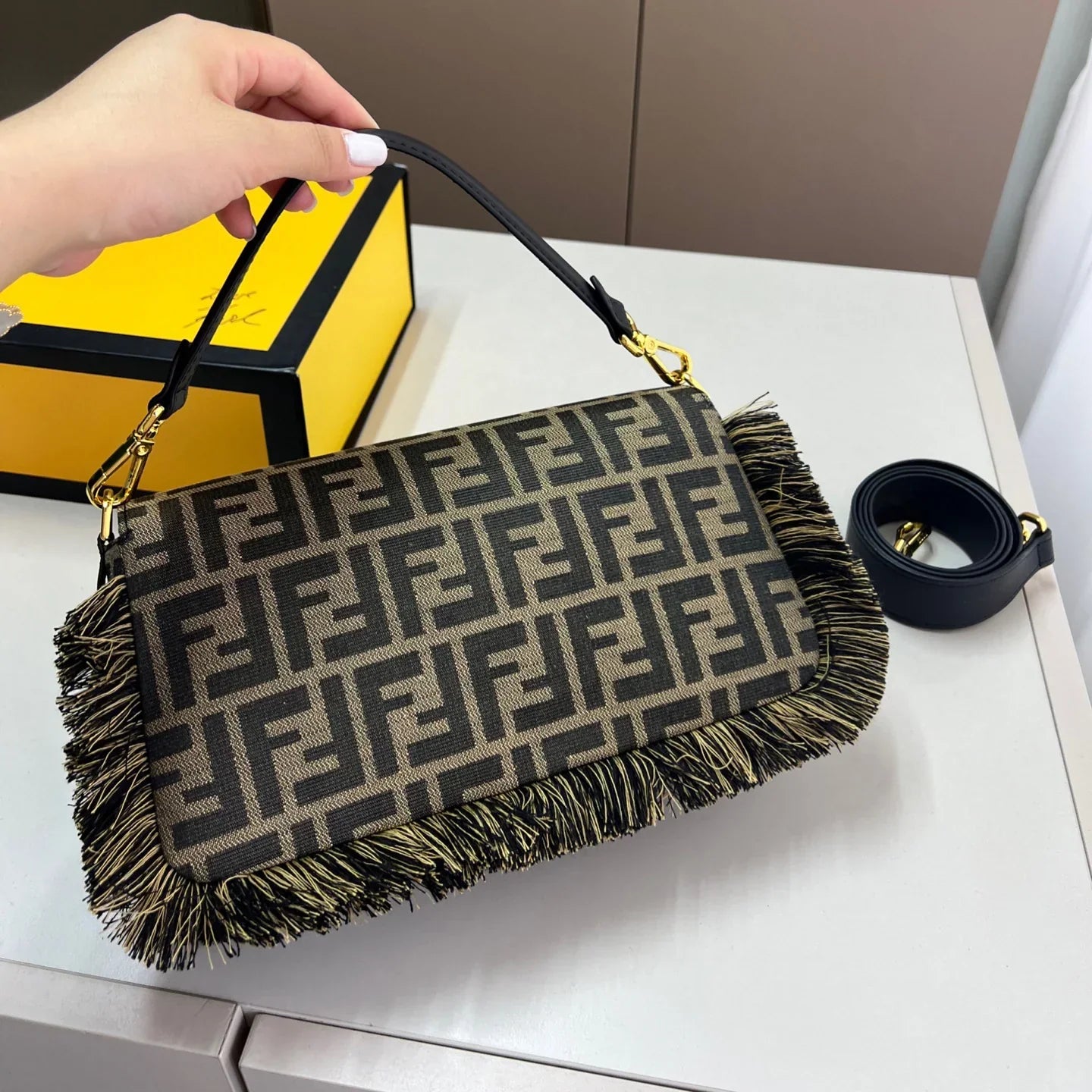 FD Tassel Baguette 1025070407