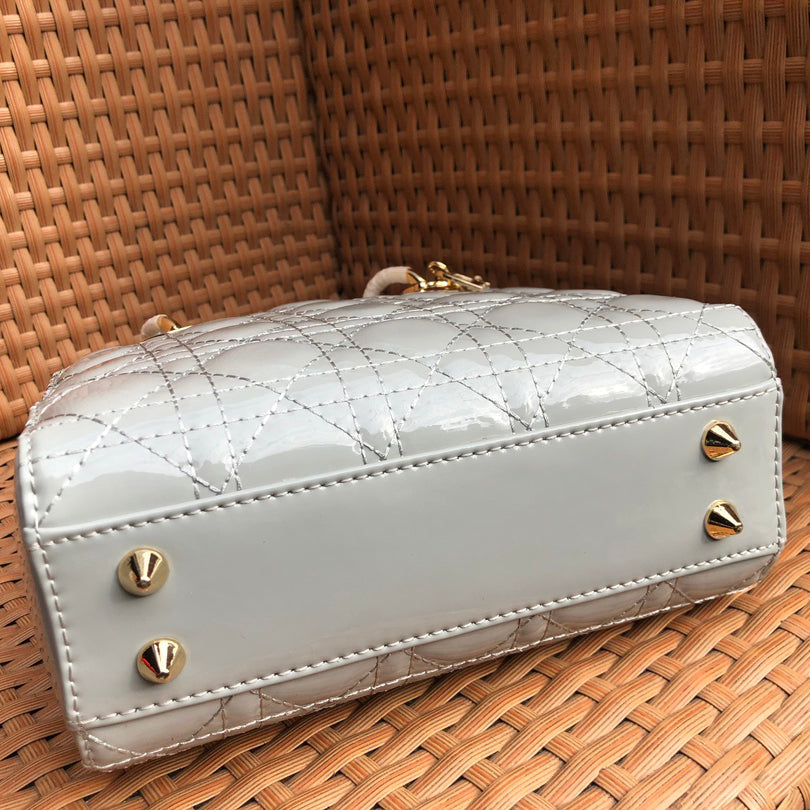 Classic patent-leather Diana bag XC16053102