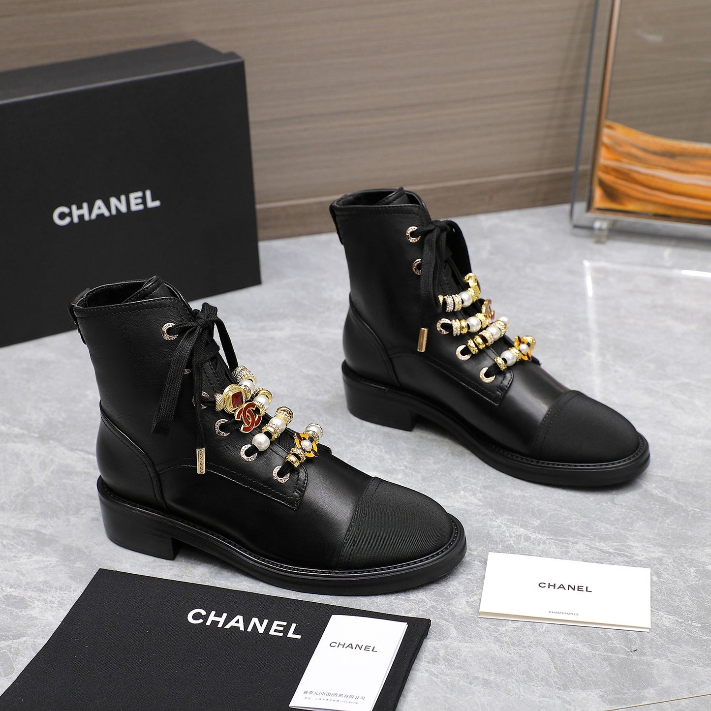 CNL24 new Martin boots decorated with double C pearl gem heavy metal buckle 0724090503