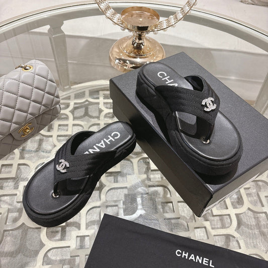 New thick-soled casual slippers 1025031219