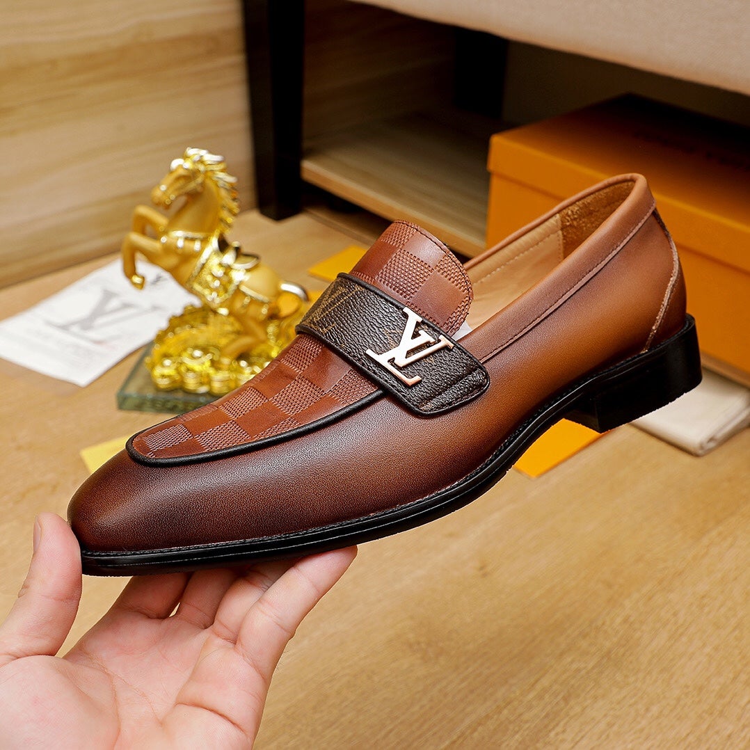Brown V logo men's formal business shoes