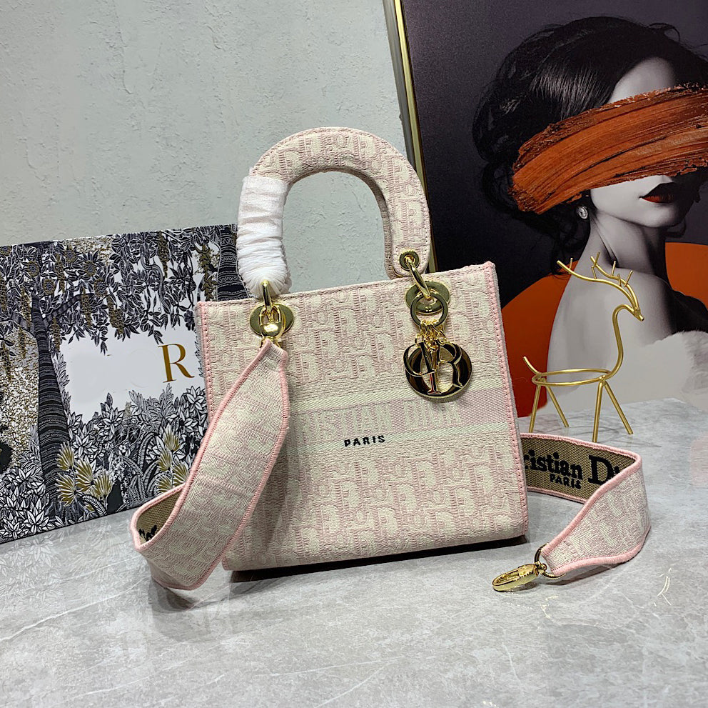 Alphabet Diana Bag XC16053101