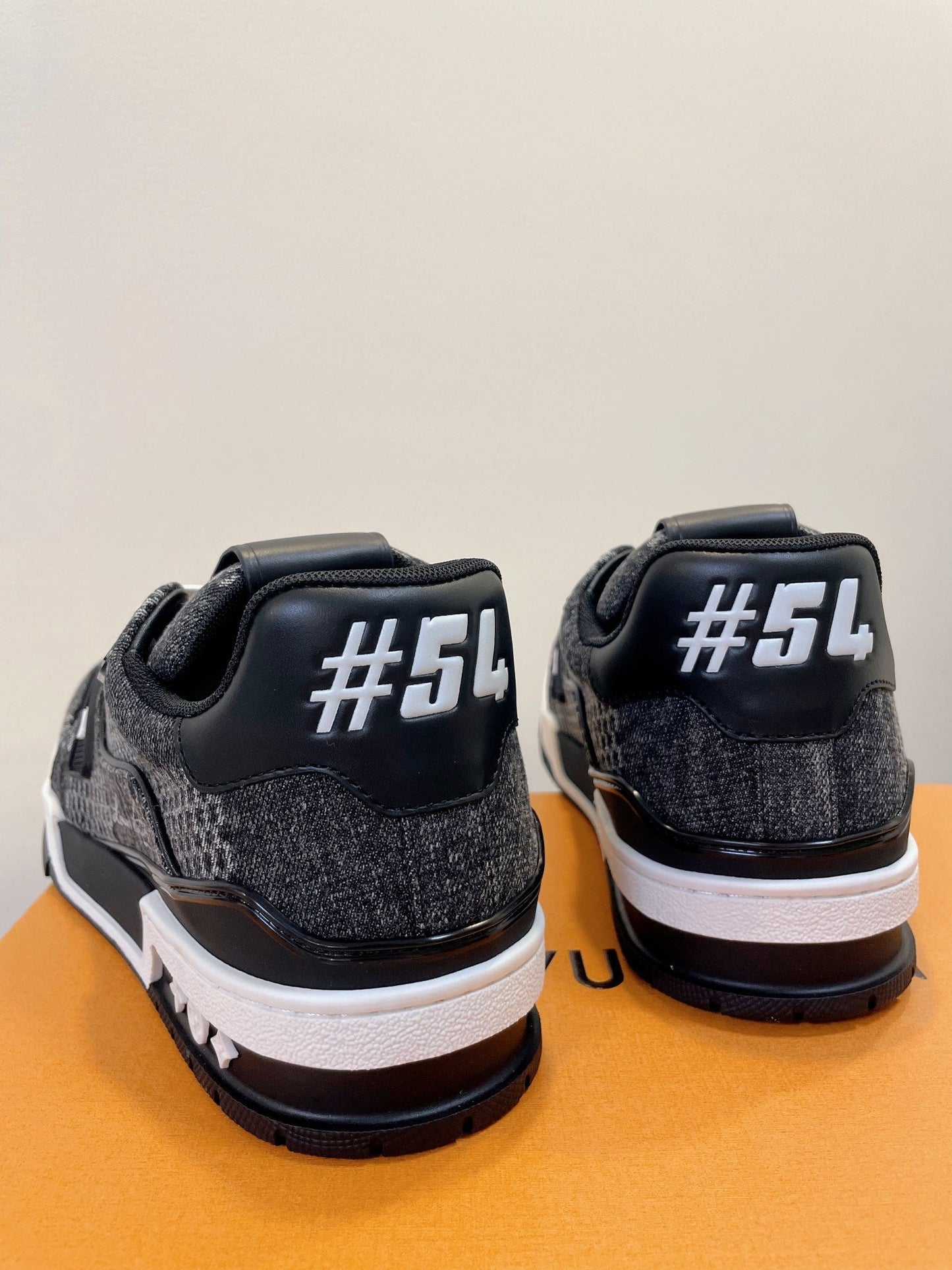 LV Trainer Sneaker 1824120912