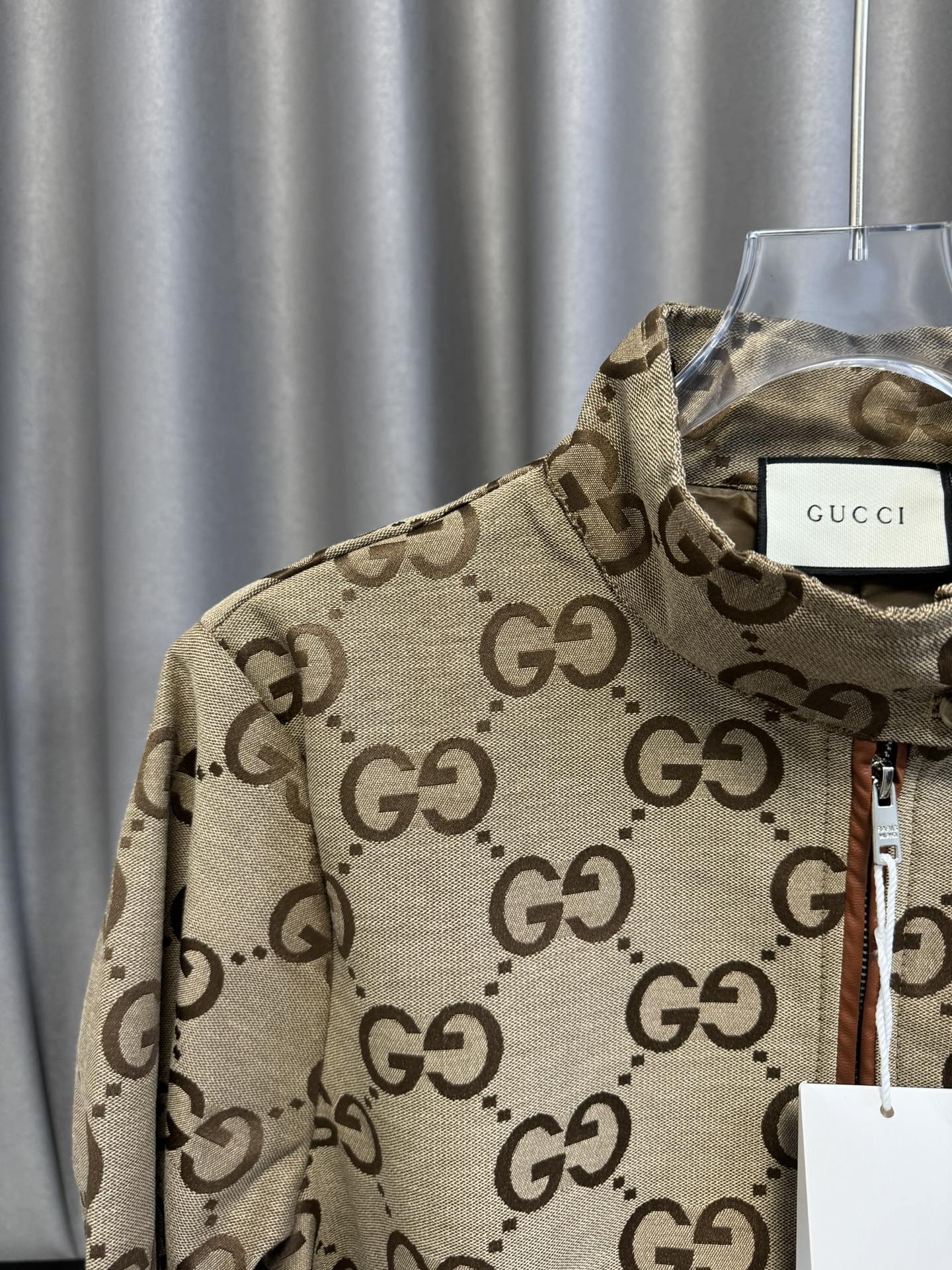 Casual brown letter-printed coat fashion collar zipper design