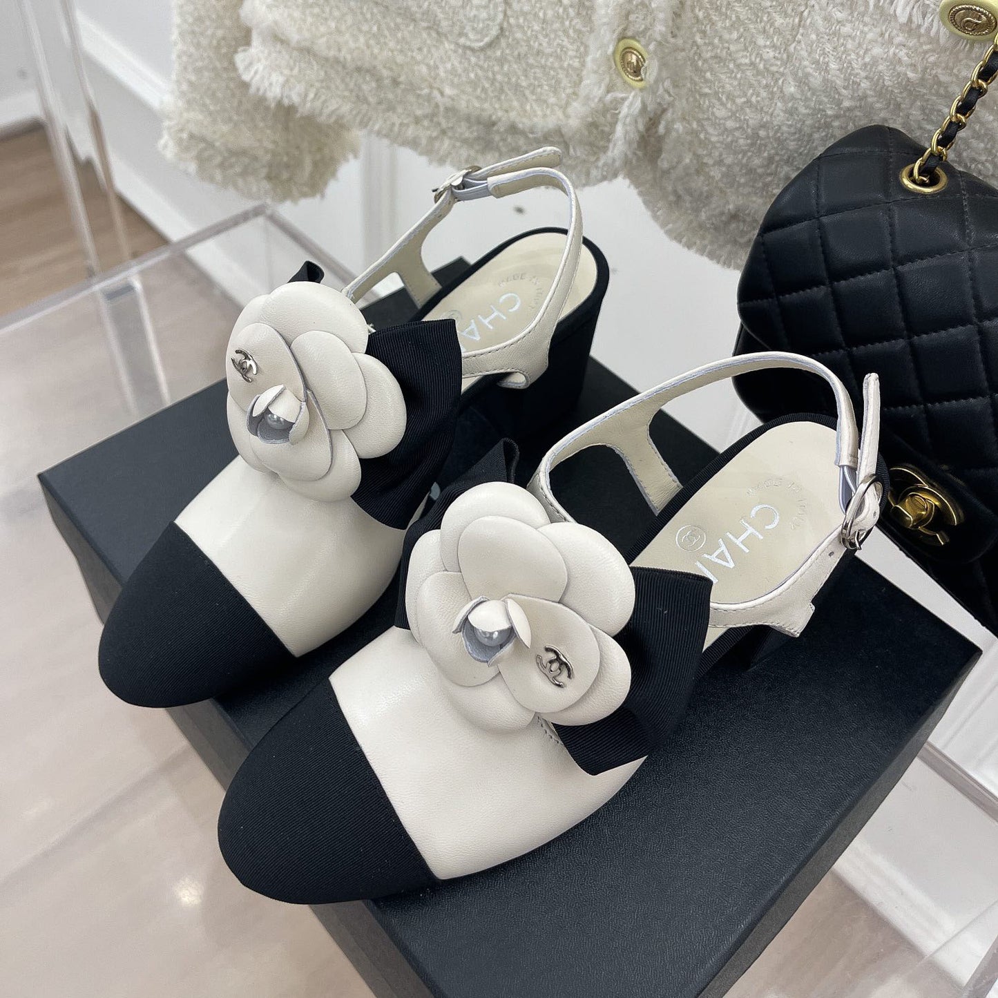 Fashion Versatile Camellia Thick Heels High Heels 1023120404