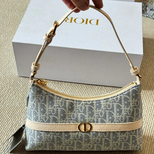 Shoulder bag with raffia 1025061703