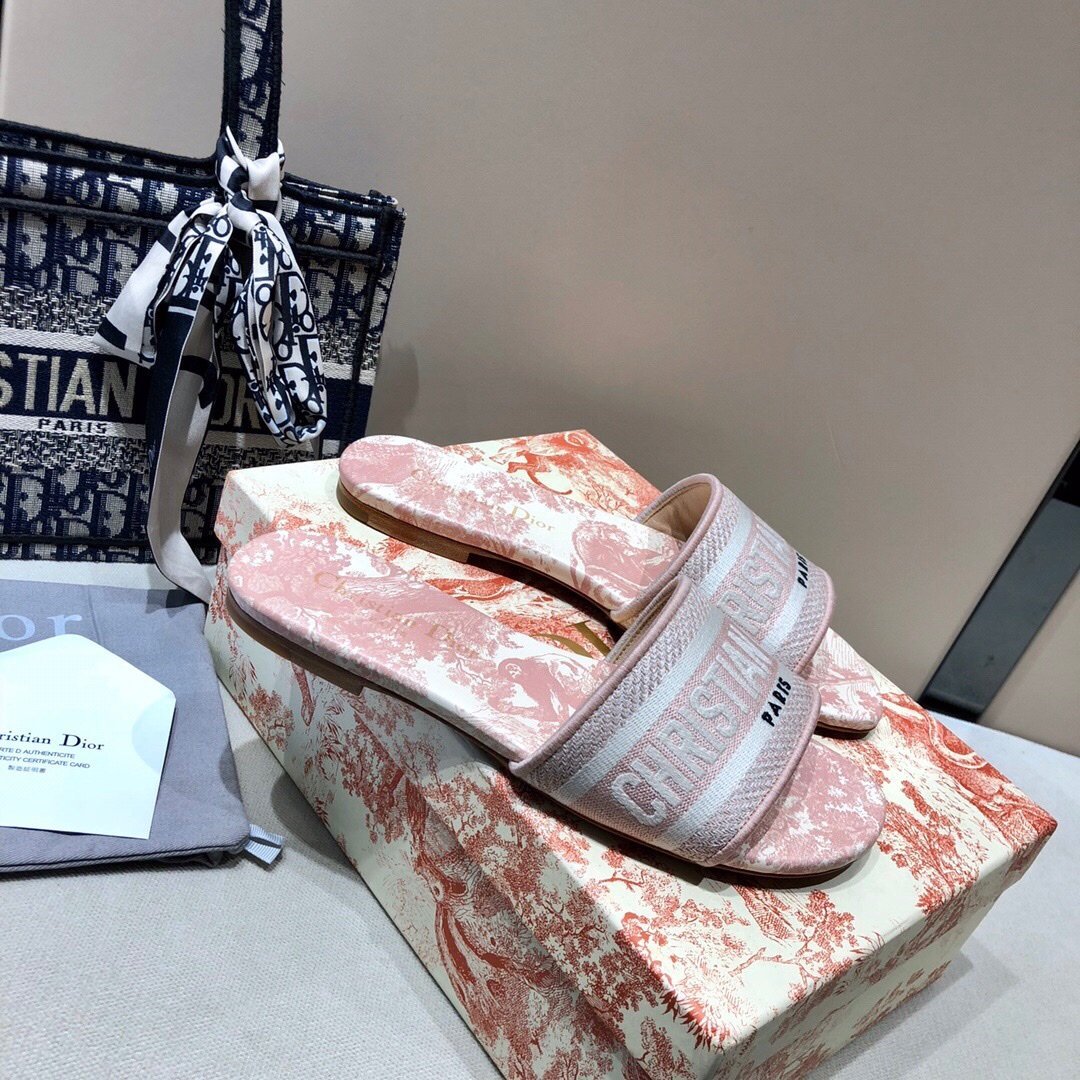 Jacquard Embroidered Slippers