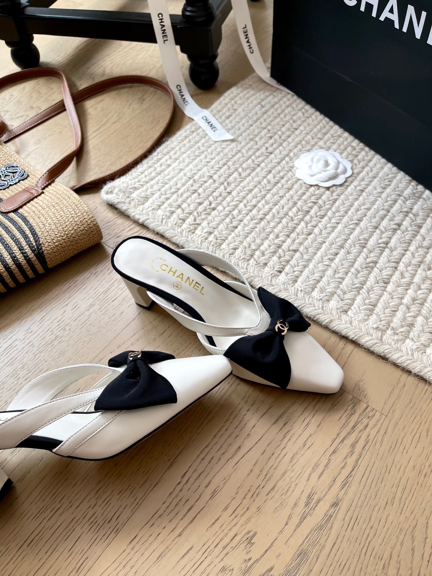 CNL Bow and pearl buckle sandal 1825042901