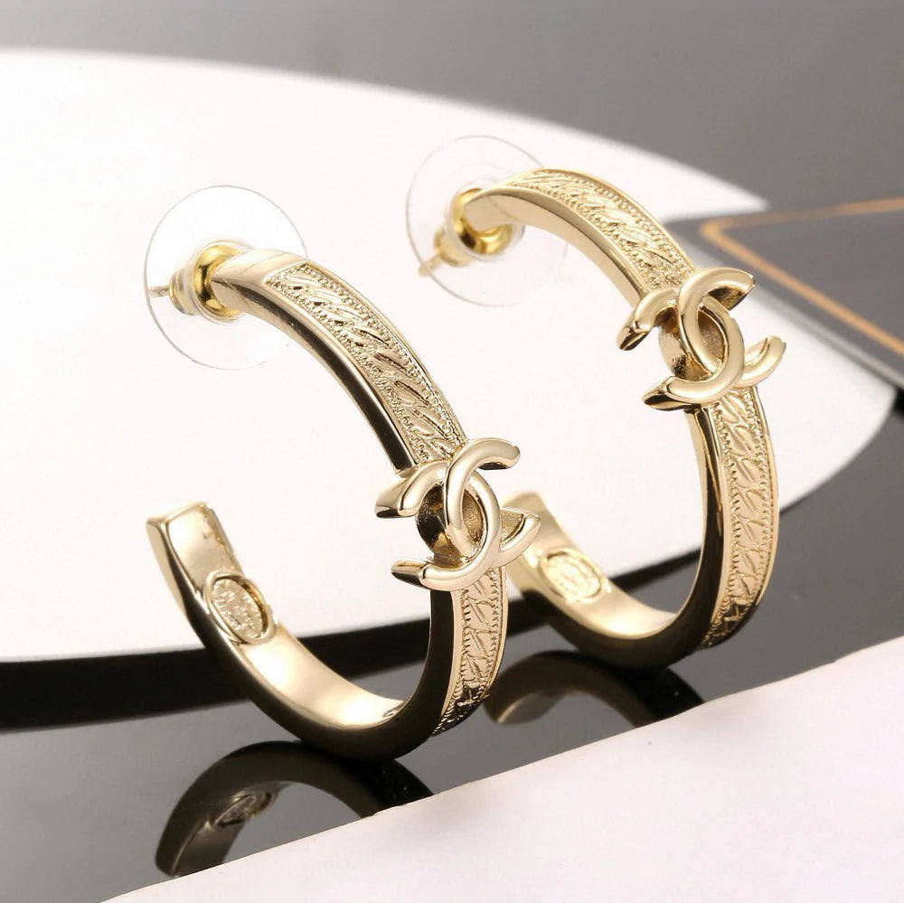 Classic and versatile celebrity stud earrings 1025030502