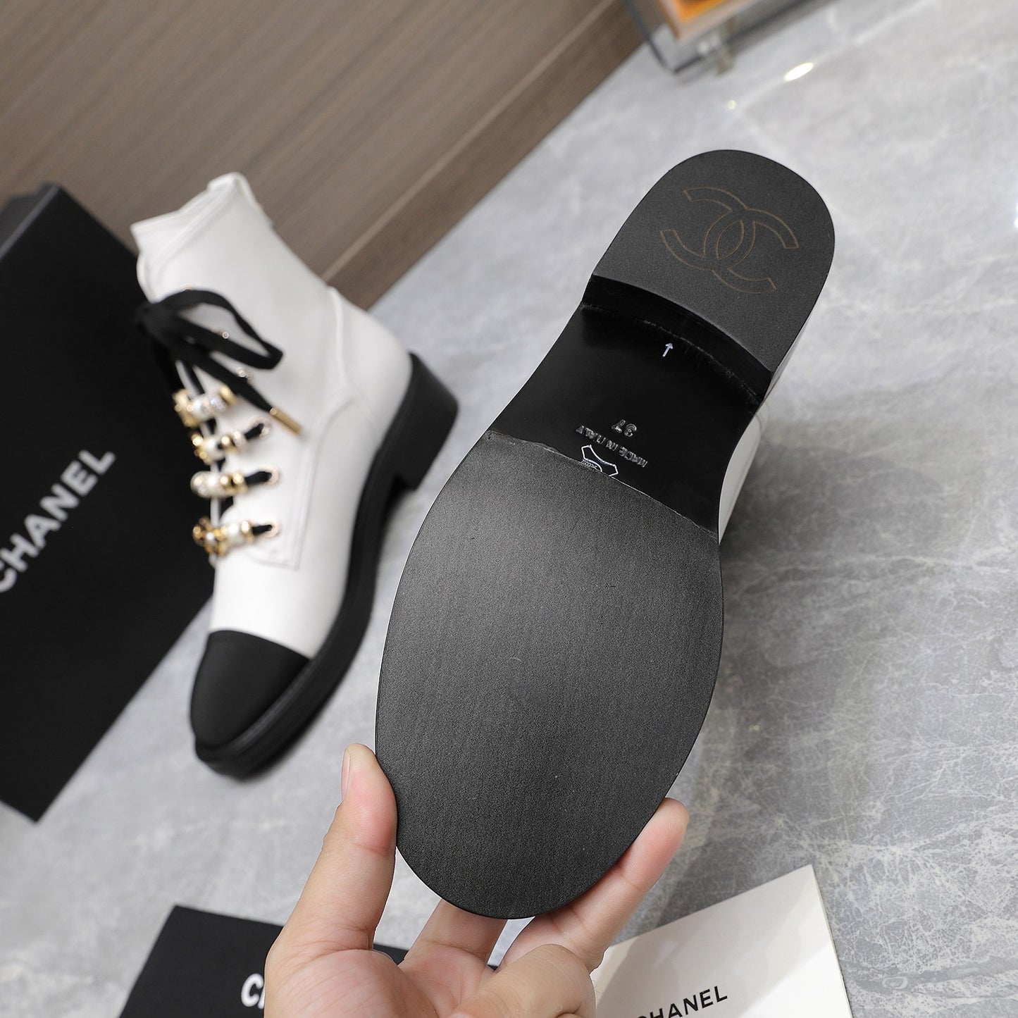 CNL24 new Martin boots decorated with double C pearl gem heavy metal buckle 0724090503