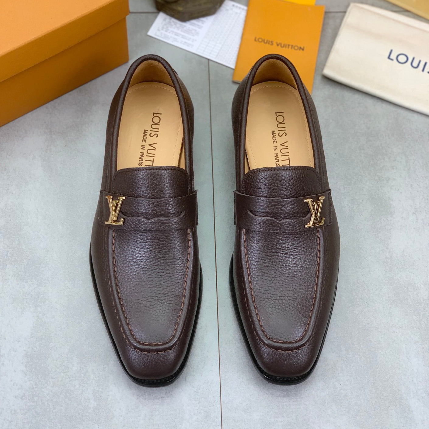 Calfskin leather shoes 1824070301