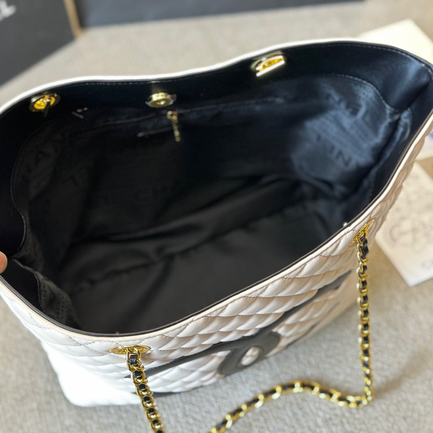 CNL rhombus shopping bag 1824061112