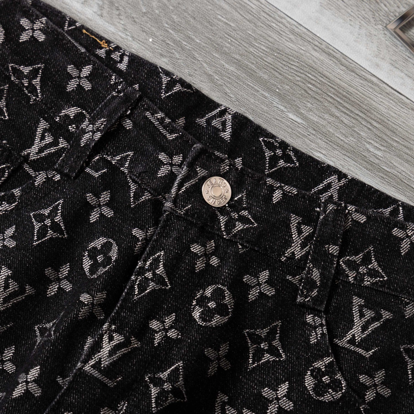 LV Little Red Man embroidered jeans 1825051401