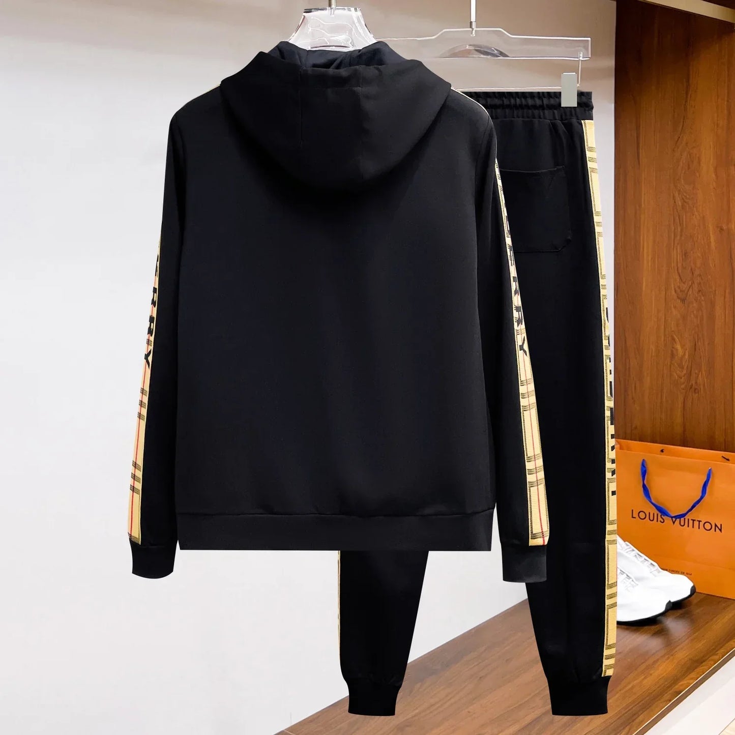 Fashion New Sports Set 1024111218