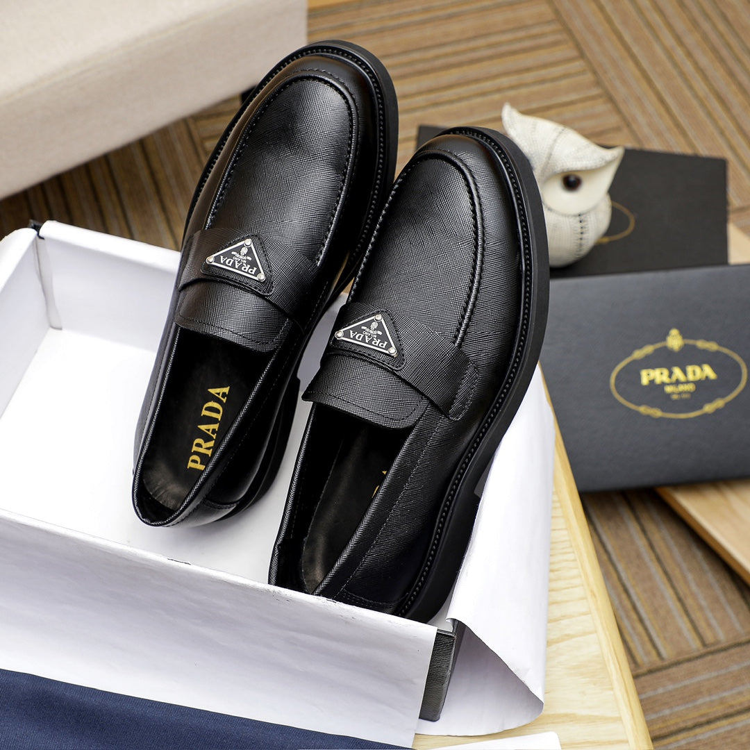PR Triangle logo loafers 1824091310