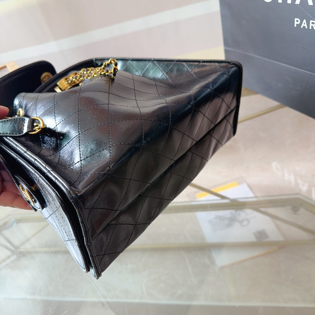 CH Bucket Bag 1824082102