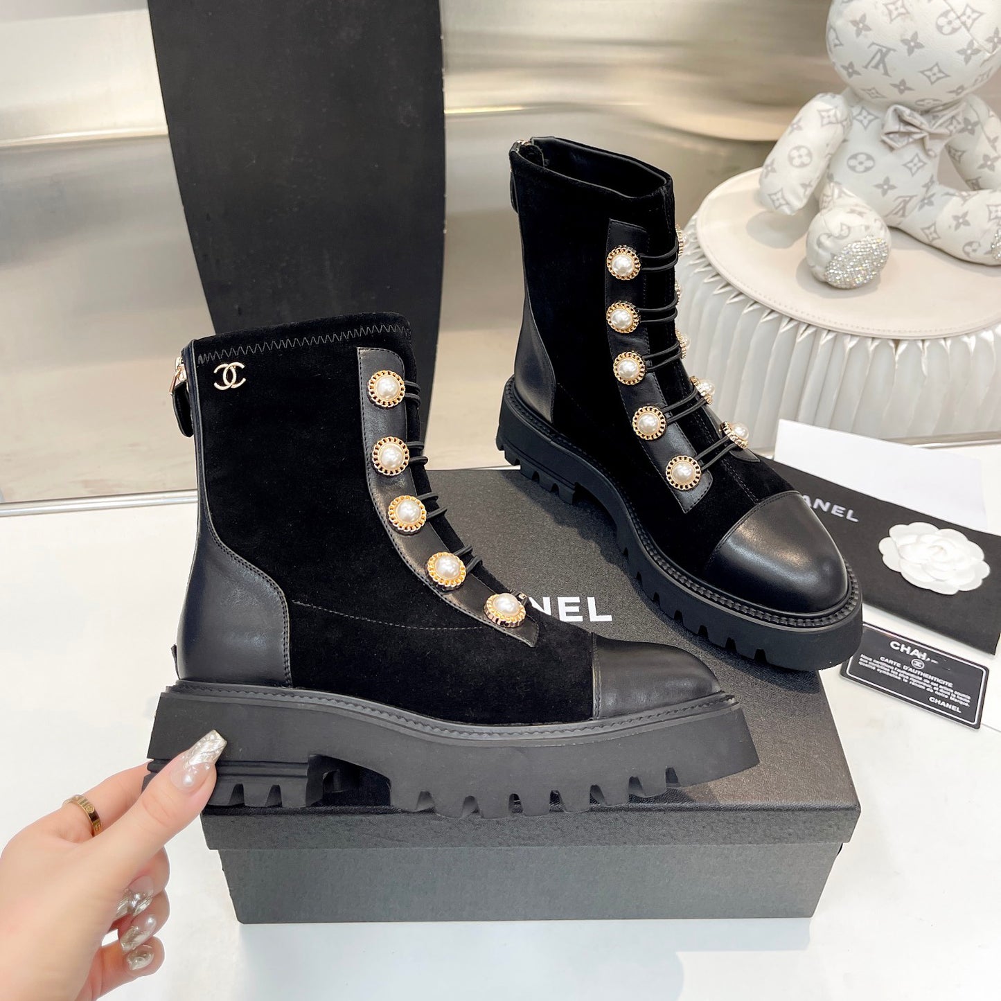 Pearl metal buckle boots XC1823100501