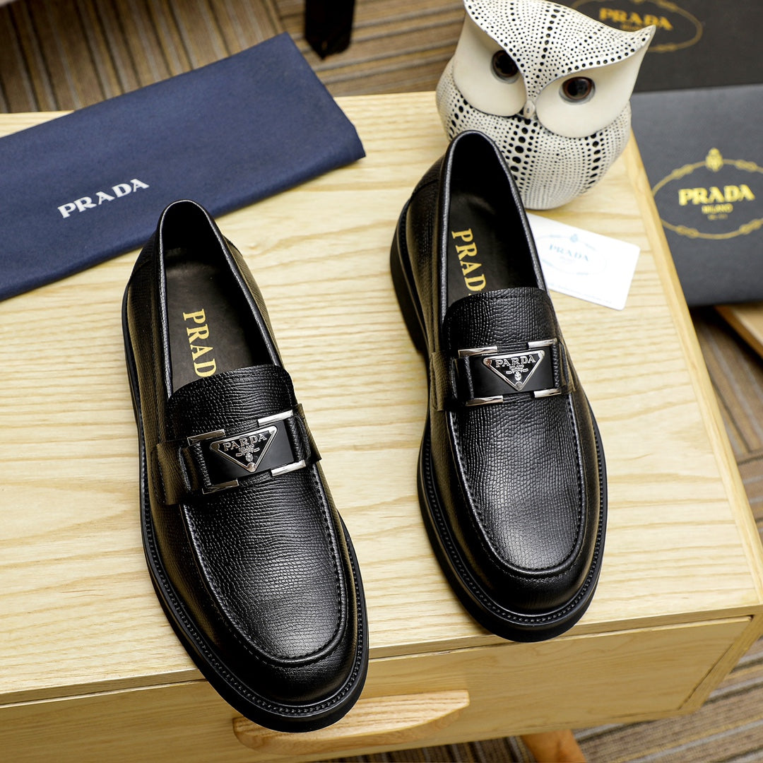 PR Triangle logo loafers 1824091314