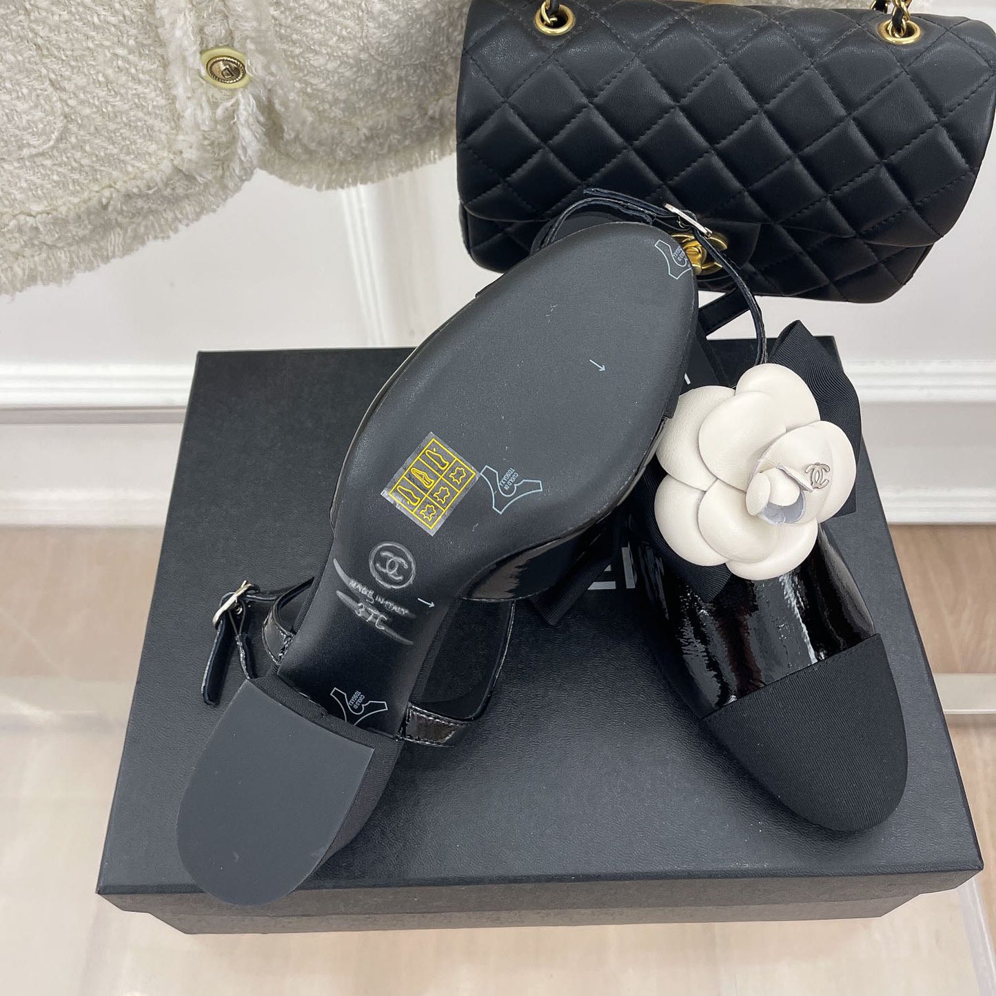 Fashion Versatile Camellia Thick Heels High Heels 1023120404